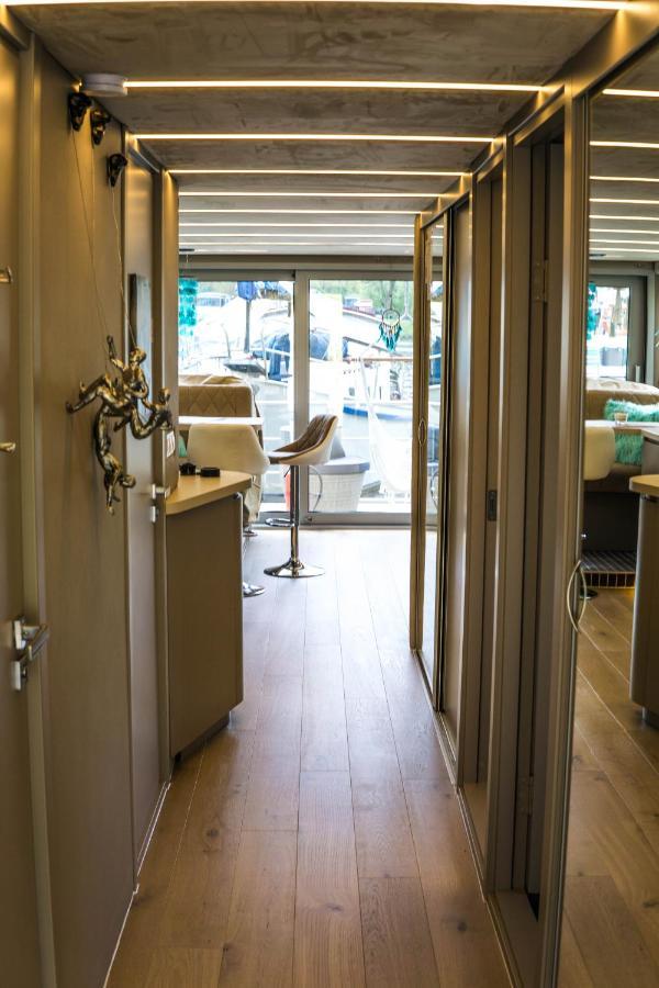 Hausboot Schleuseninsel Botel Lahnstein
