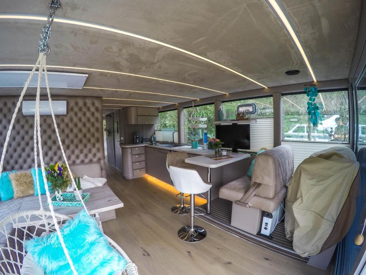 Botel Hausboot Schleuseninsel *